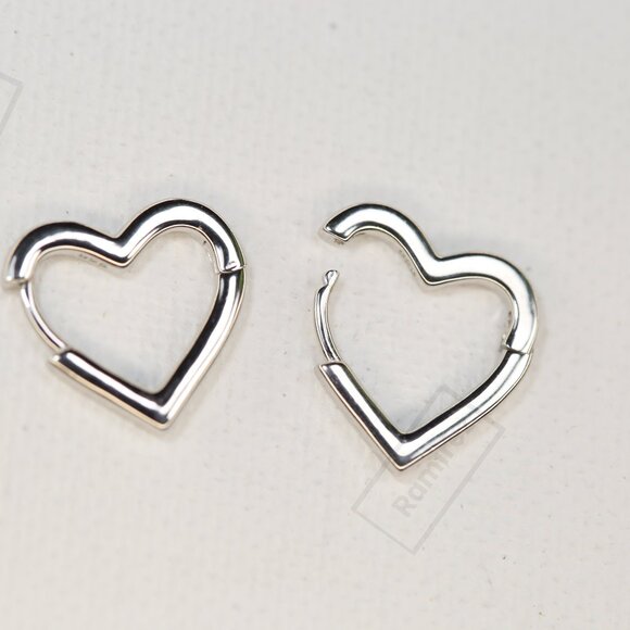 925 Sterling Silver Heart Earrings With Rhodium • Fine Jewelry • Feminine Style. - Picture 1 of 6